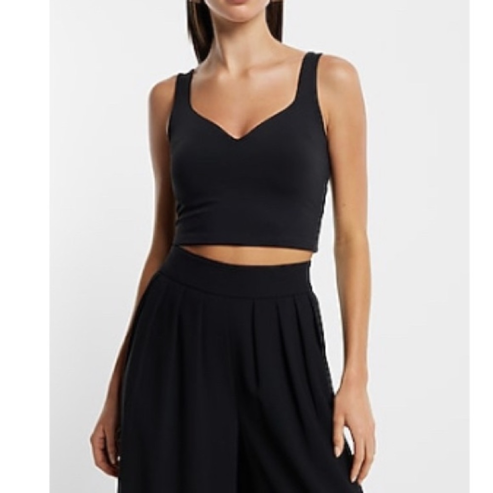 Express Body Contour High Compression Sweetheart Neckline Crop Tank